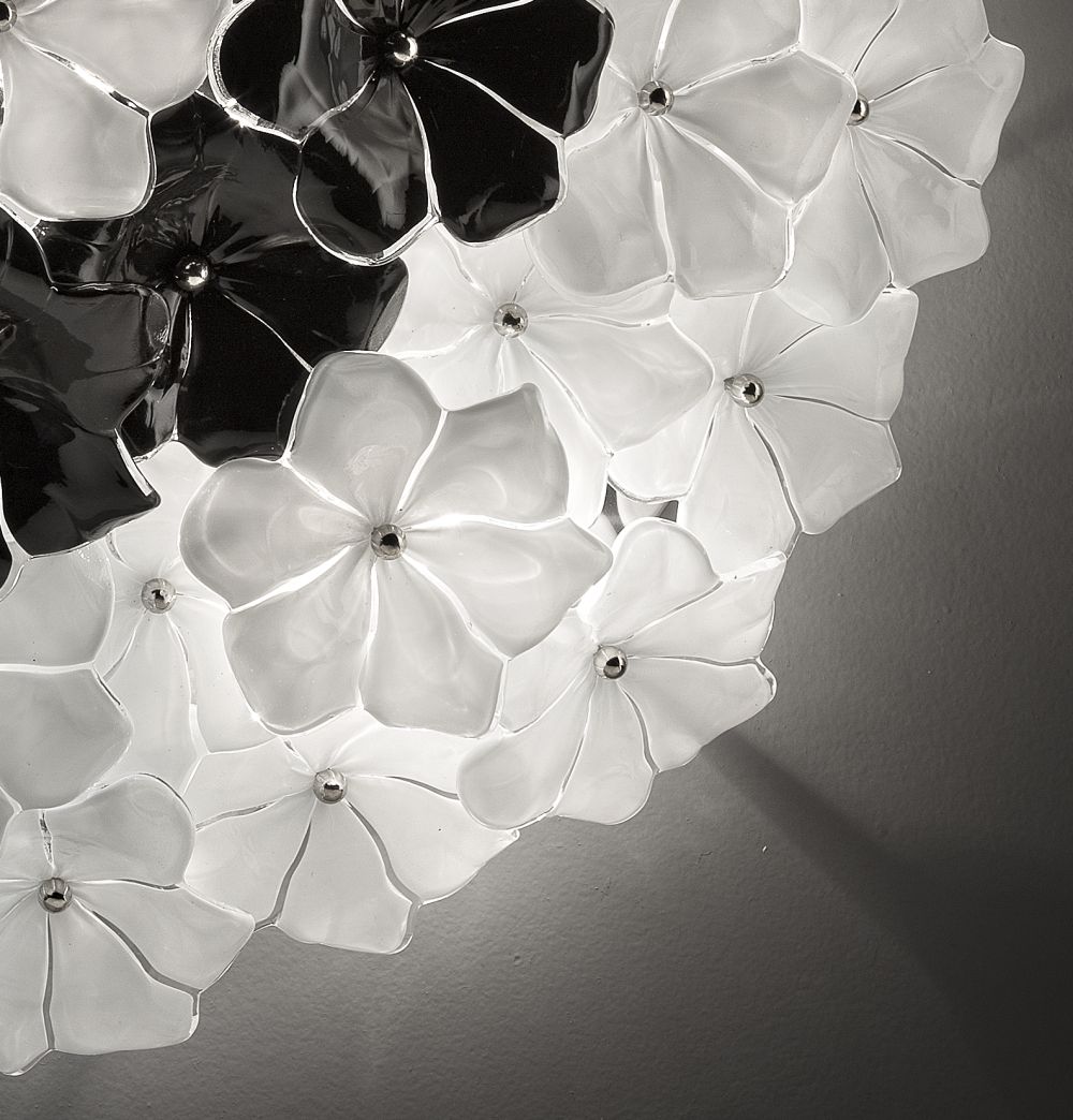1970s-style flower ceiling light in the Cenedese style