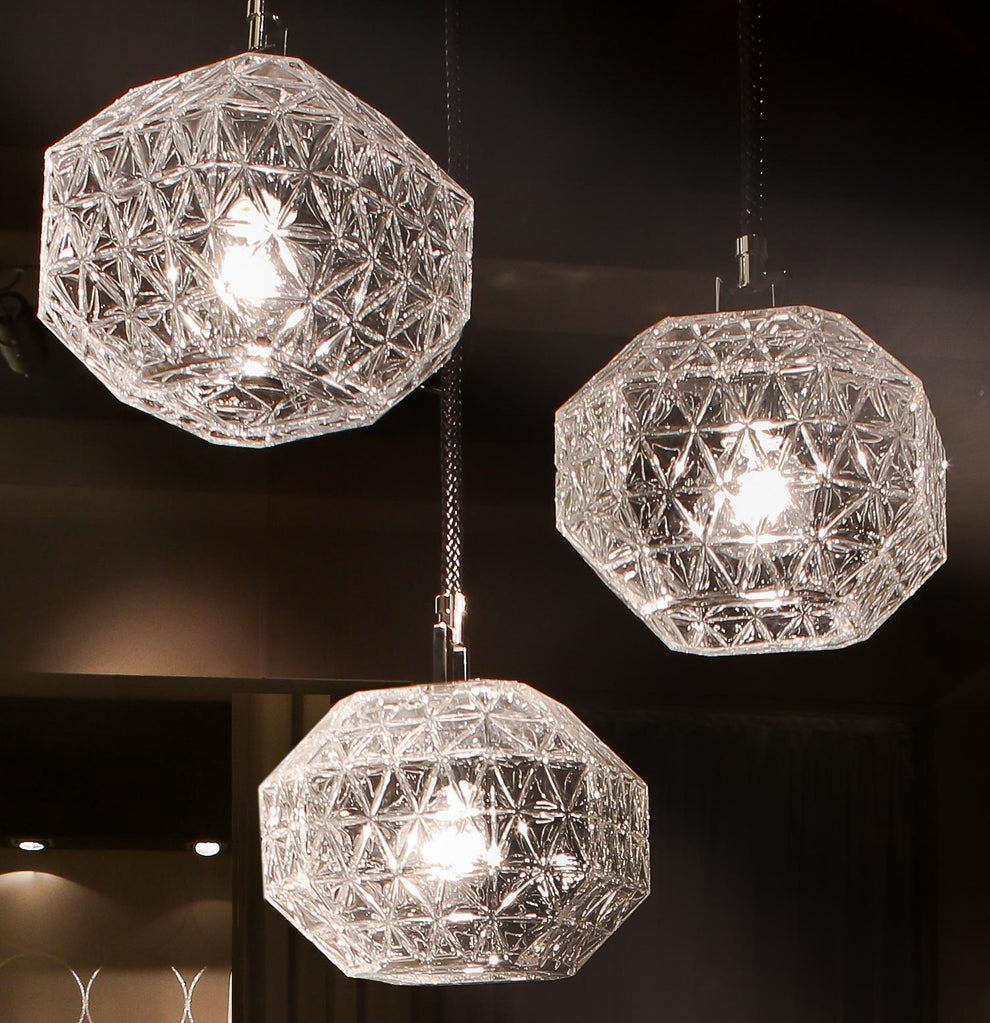 Chic contemporary Italian cluster light with three beautiful engraved crystal diffusers