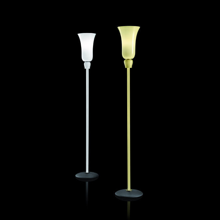 The Anni Trenta yellow or white Venetian glass floor lamp from Venini