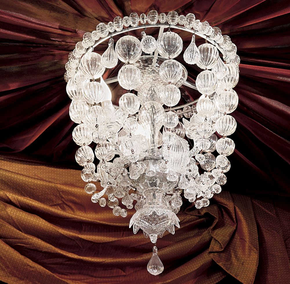 Elegant ceiling light fitting with hand-crafted Venetian glass baubles