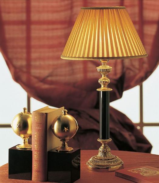 Classic table lamp from Italy with 4 marble colors, 24 carat gold accents and pleated shade