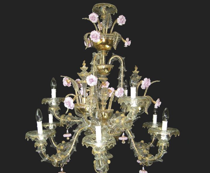 Wonderful Rezzonico style Venetian chandelier with pink ceramic flowers