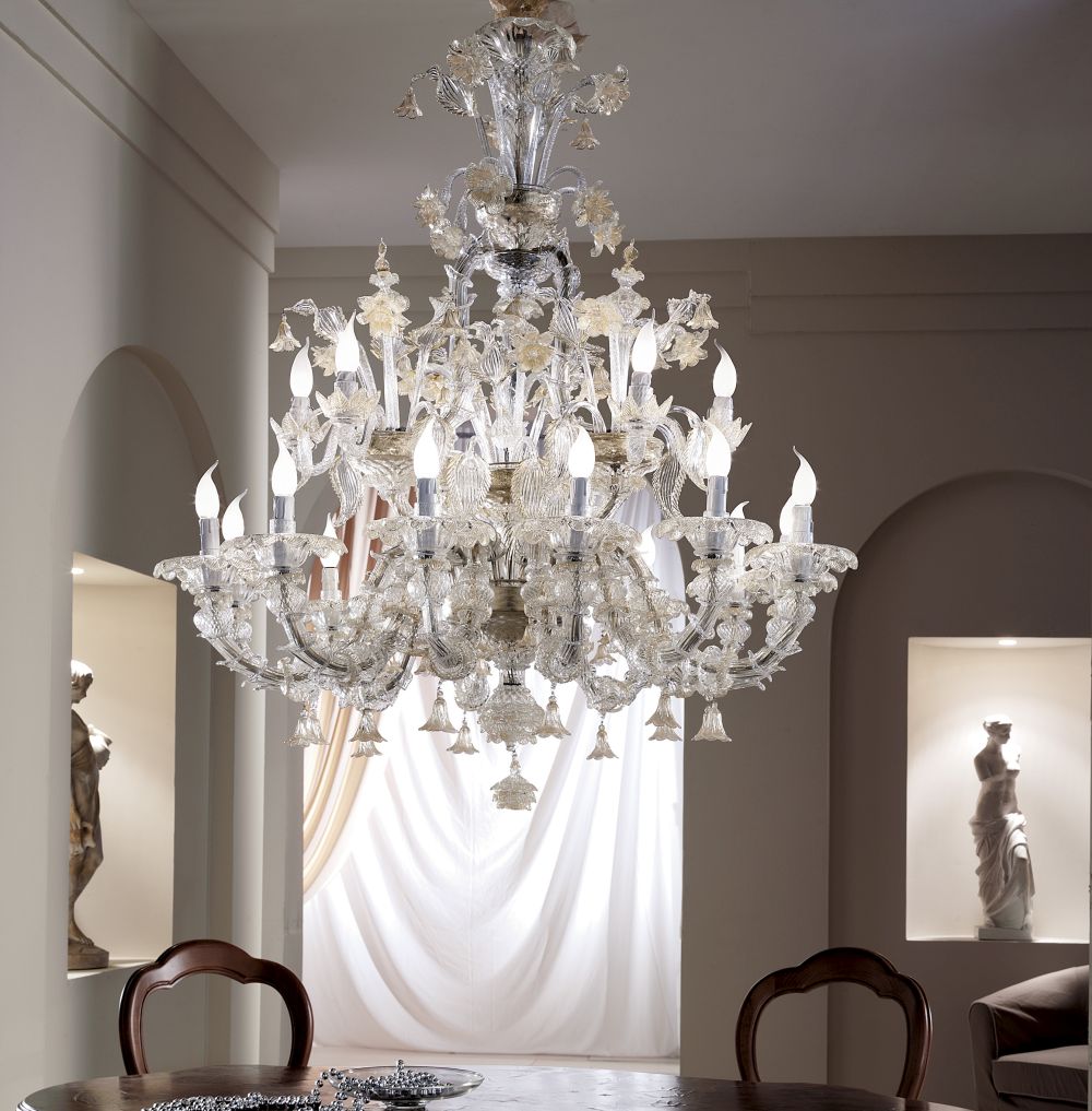 Spectacular large  Venetian 18 light chandelier with Rezzonico arms