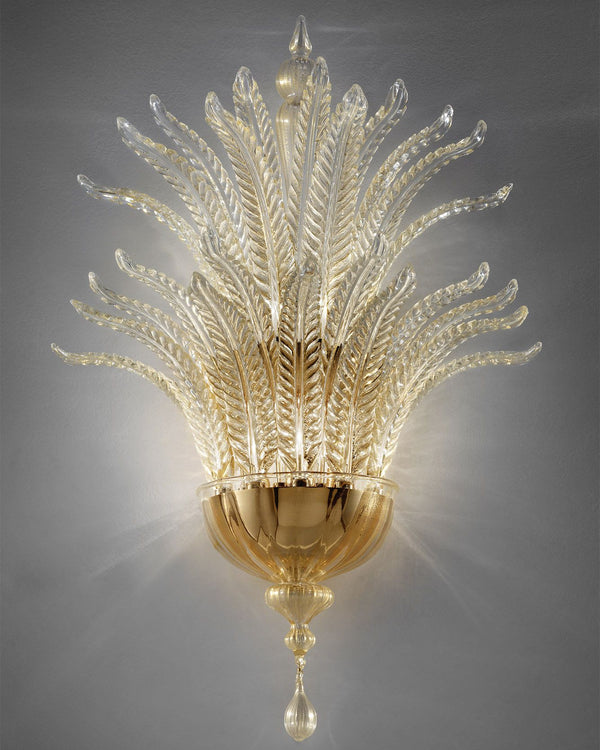 Elegant traditional Italian wall light in white Murano glass with silver or gold