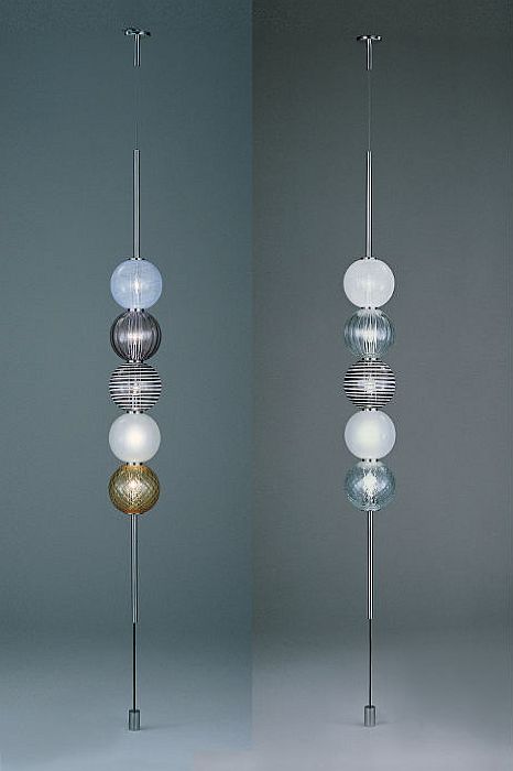 The Abaco Murano glass globe ceiling light from Venini with 5 lights