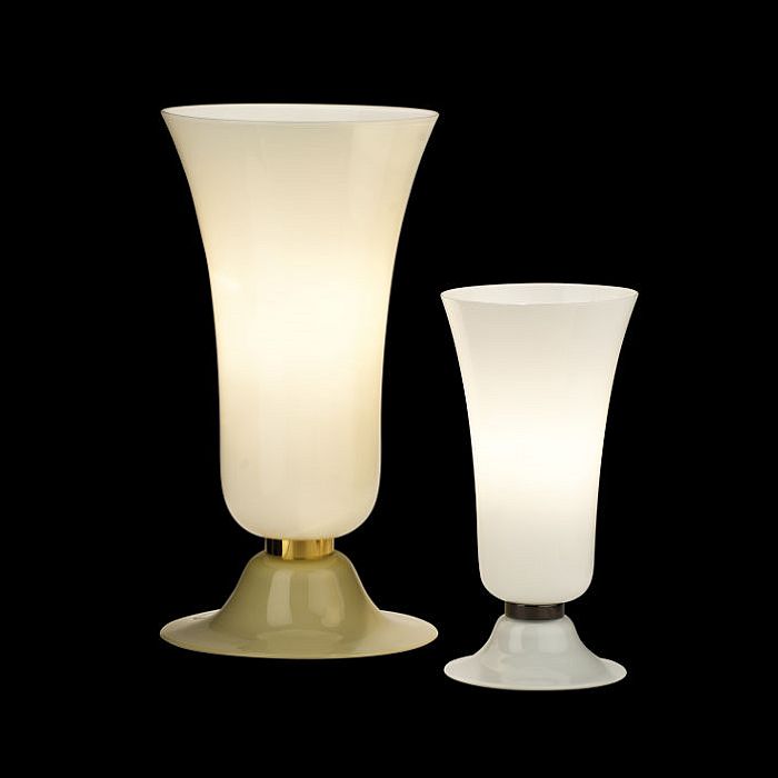The gorgeous Anni Trenta Murano glass table lamp from Venini