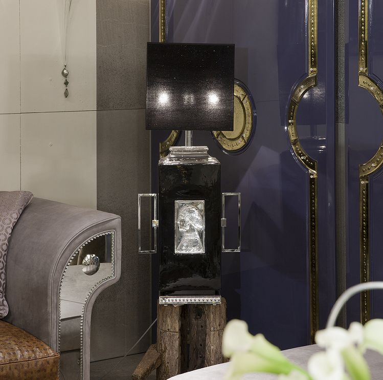 Luxury black Italian ceramic lamp with Venetian mirror base